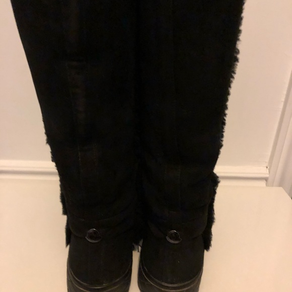 Moncler size 8 sheep fur winter boots - Picture 3 of 4